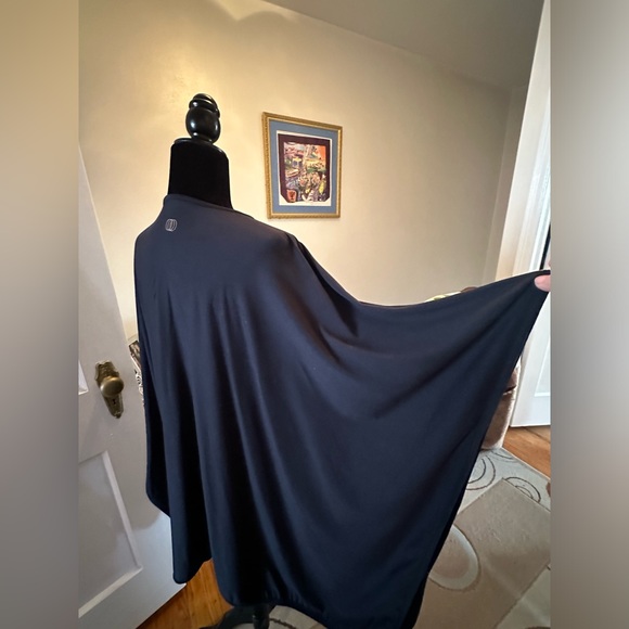 Balance Collection stretchy cape - Picture 3 of 13